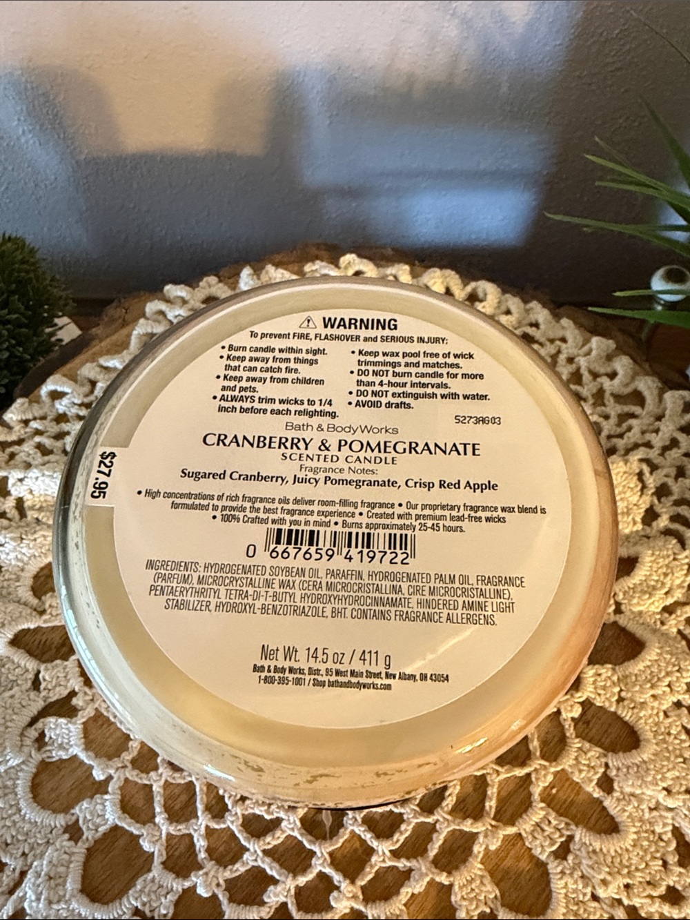 Bath & Body Works Cranberry & Pomegranate Candle with Black Lid - Picture 4 of 4